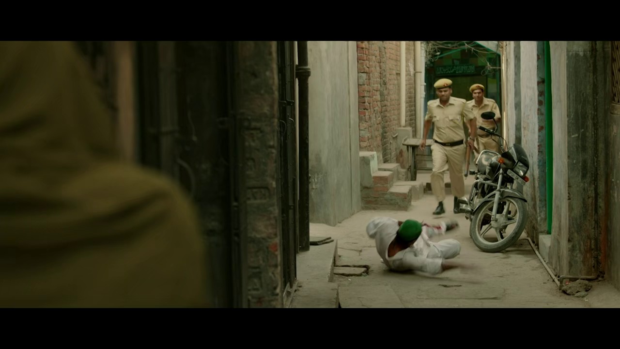 Dedh Ishqiya (2014) AMZN WEB-DL Hindi 720p HEVC DDP 5.1 ESub.mkv.0002